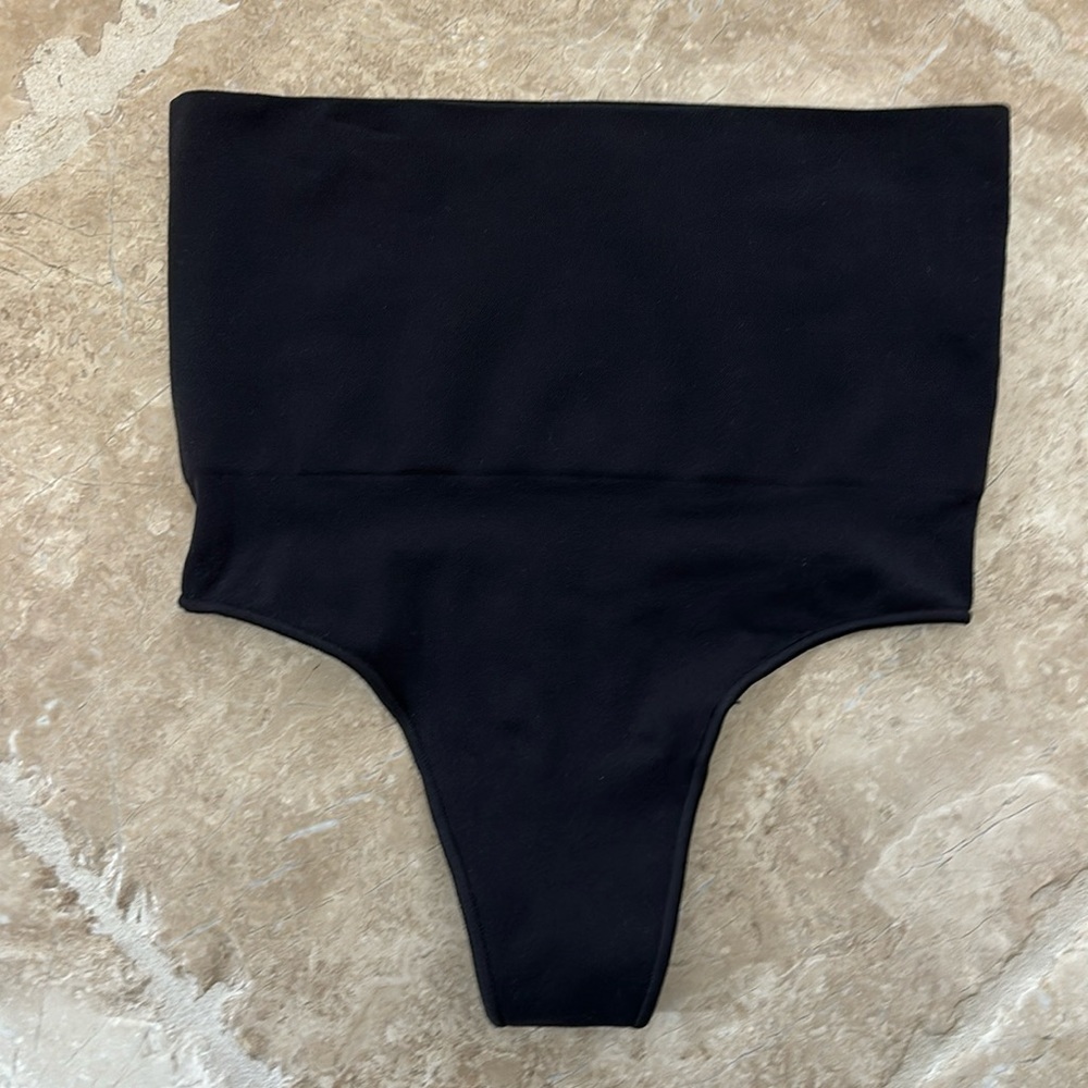 SKIMS high waisted shapewear thong in black size L/XL